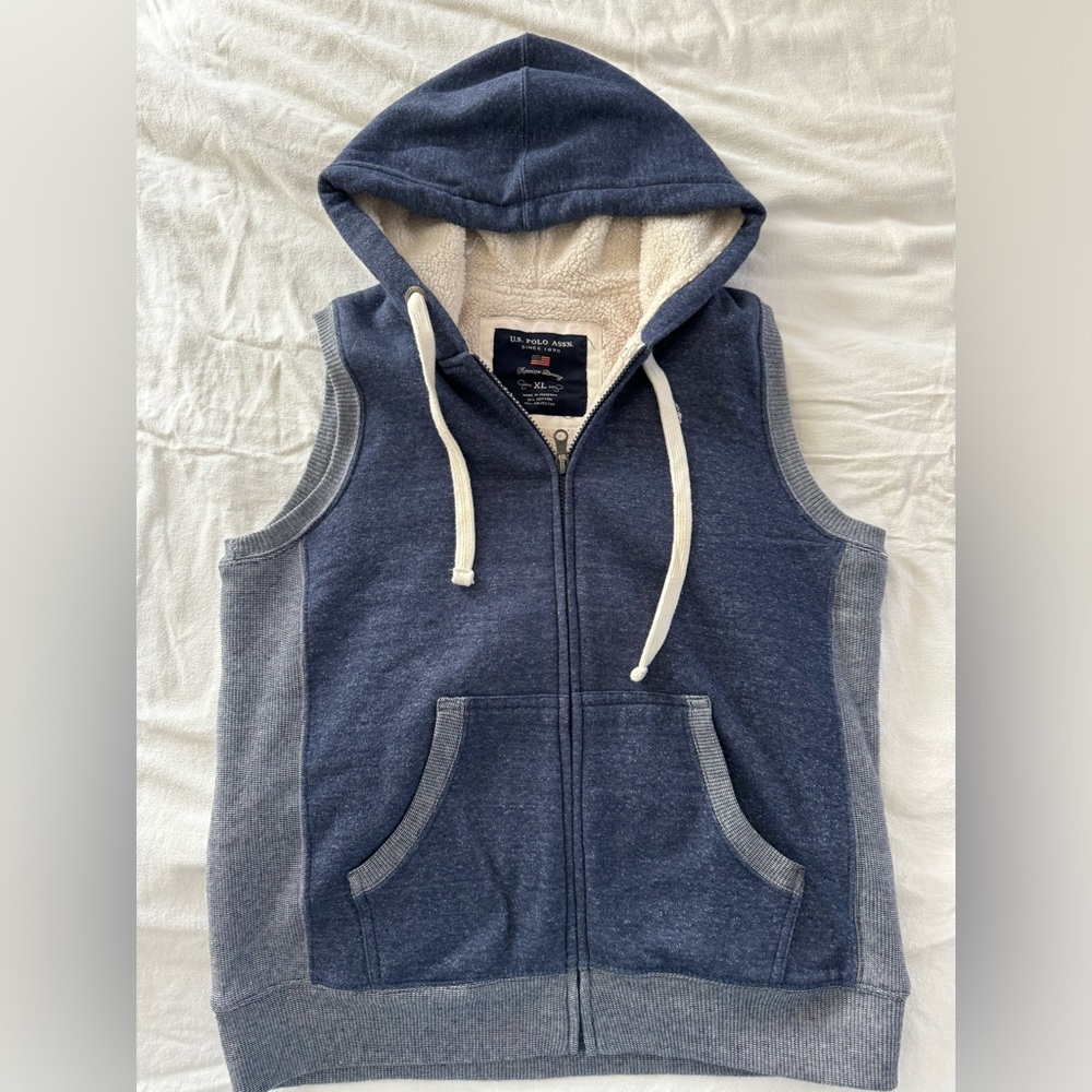 Women Hooded cropped vest